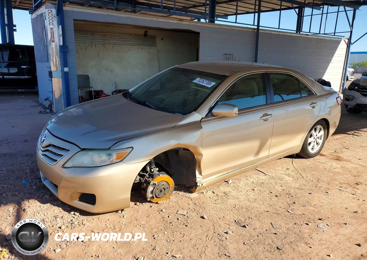 2011 Toyota Camry Le – zdjęcie 1 z 13