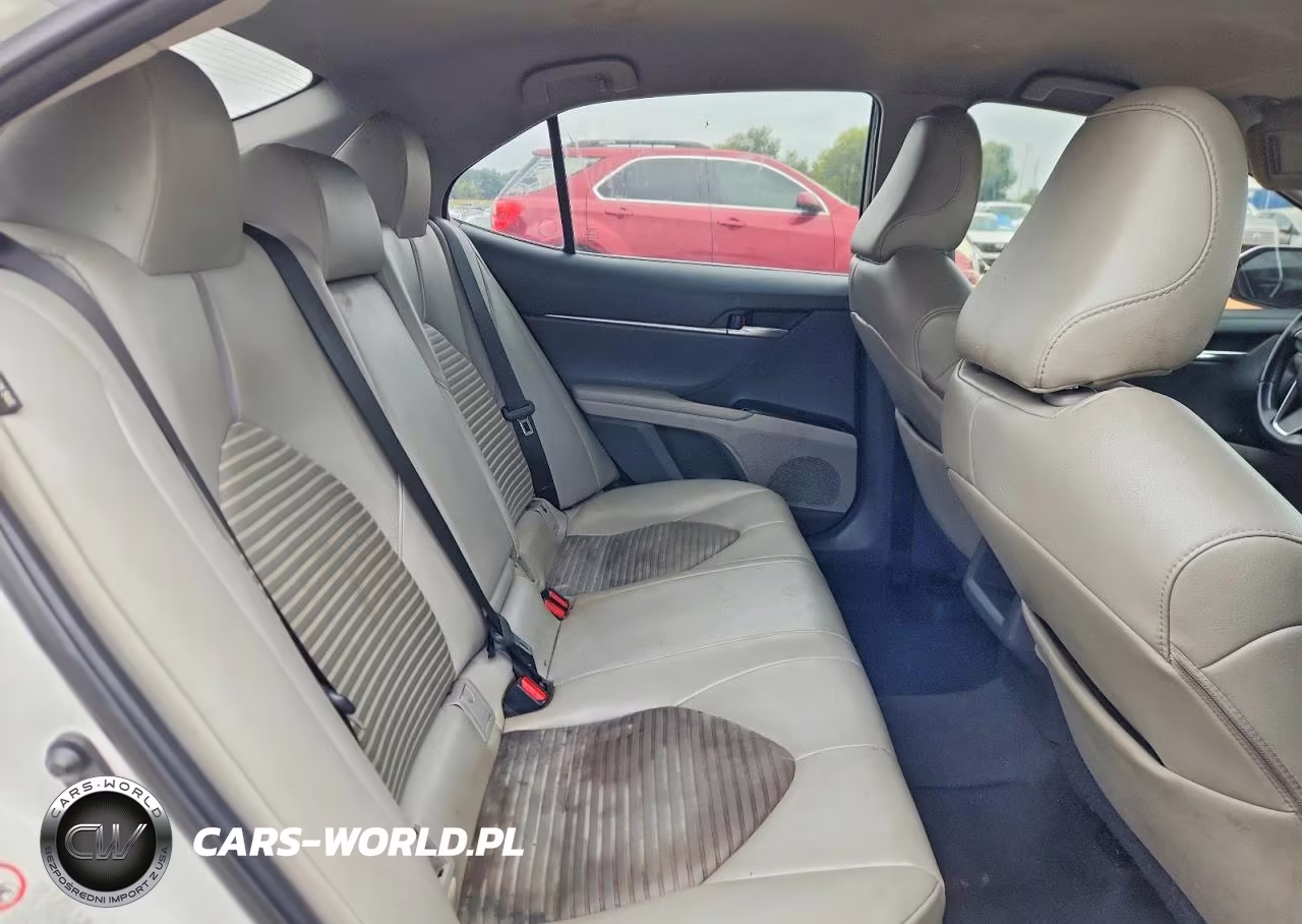 2018 Toyota Camry Se VIN:4T1B11HK2JU085785 - 10
