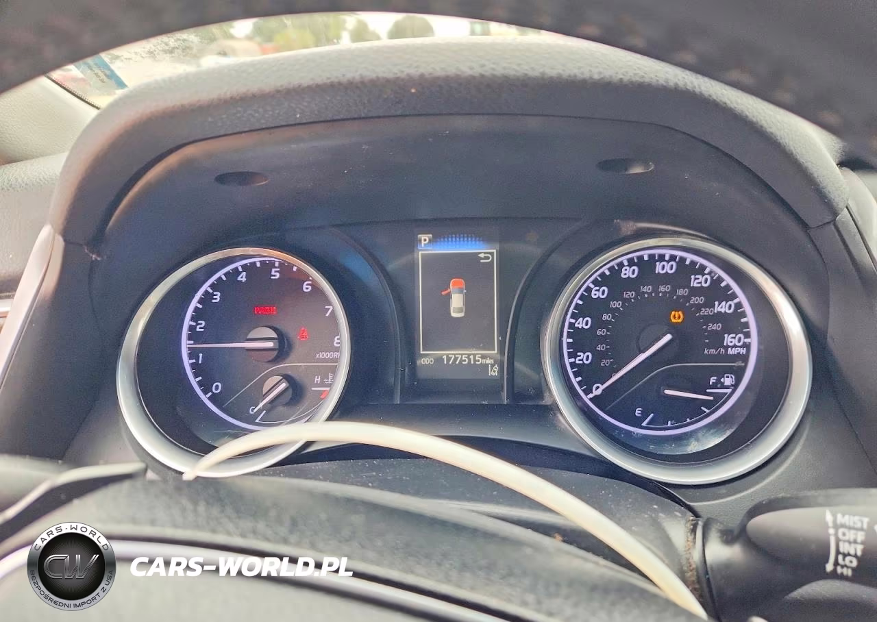 2018 Toyota Camry Se VIN:4T1B11HK2JU085785 - 9