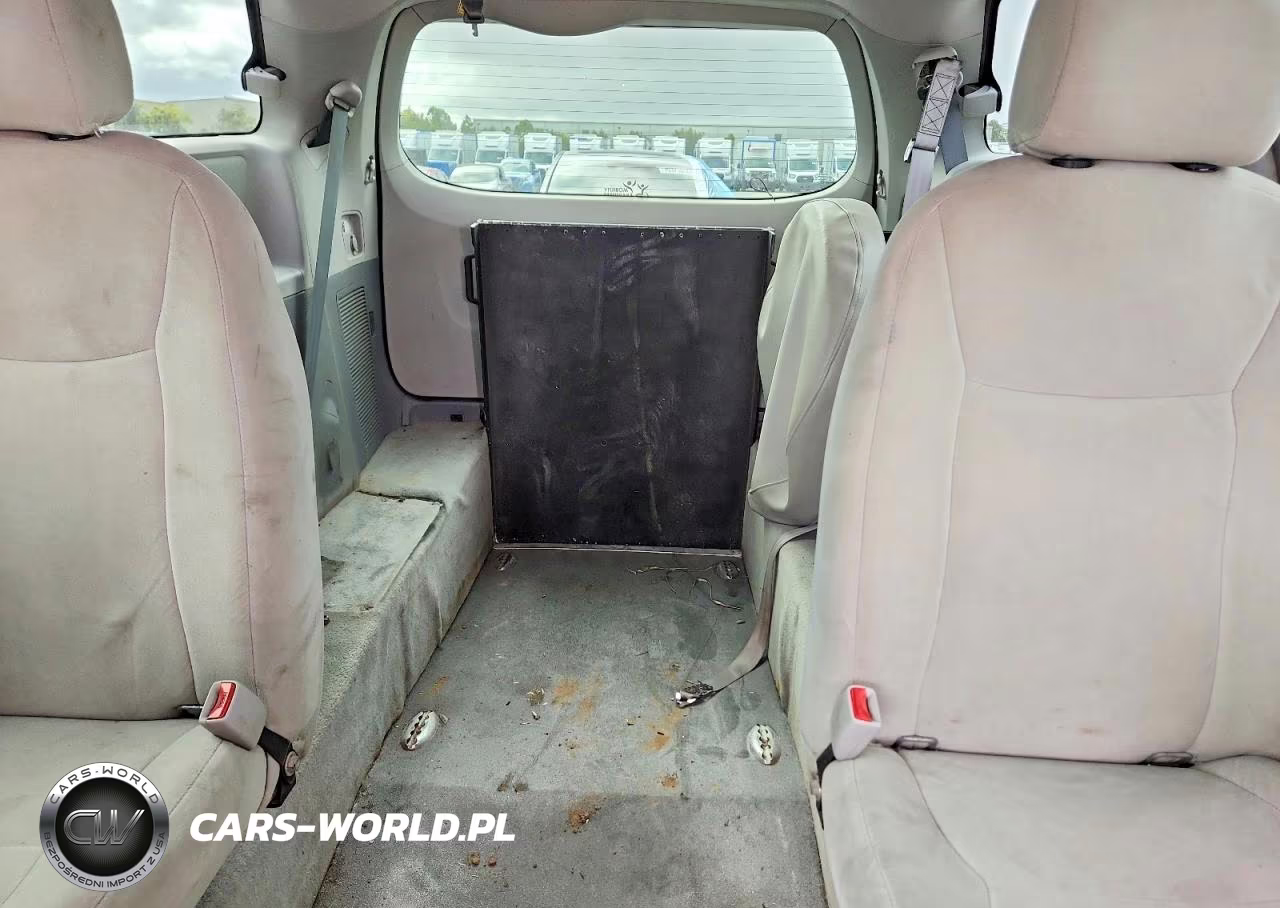 2011 Toyota Sienna Base 7-Passenger VIN:5TDZK3DC4BS025040 - 10