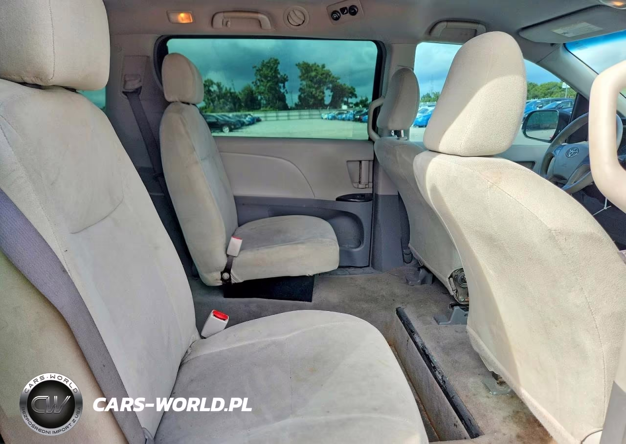 2011 Toyota Sienna Base 7-Passenger VIN:5TDZK3DC4BS025040 - 11