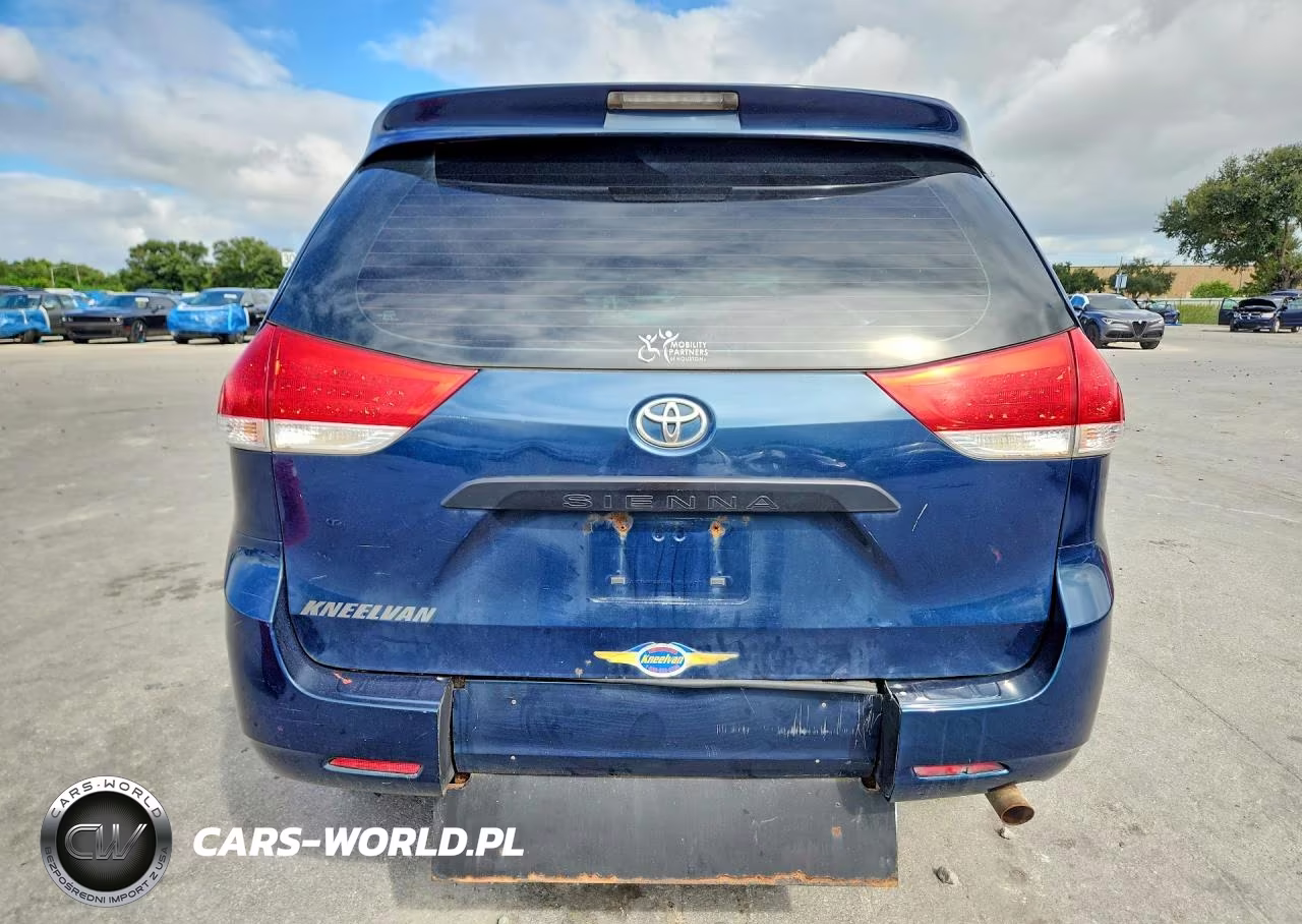 2011 Toyota Sienna Base 7-Passenger VIN:5TDZK3DC4BS025040 - 6