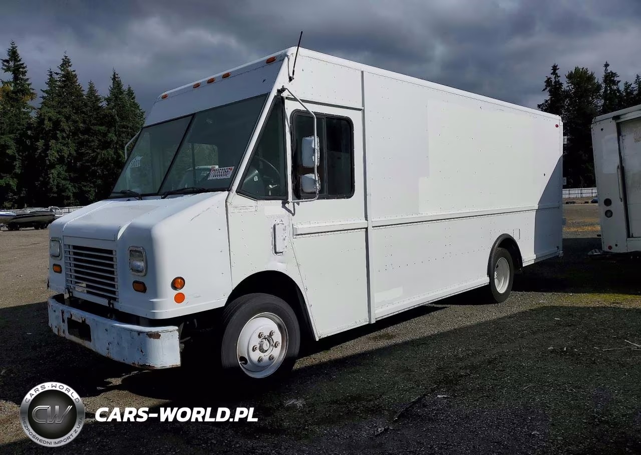 2005 Freightliner Chassis M Line Walk-In Van