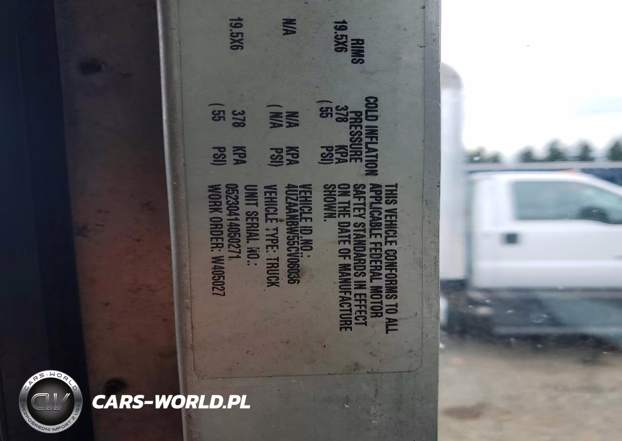 2005 Freightliner Chassis M Line Walk-In Van VIN:4UZAANBW55CV06036 - 13