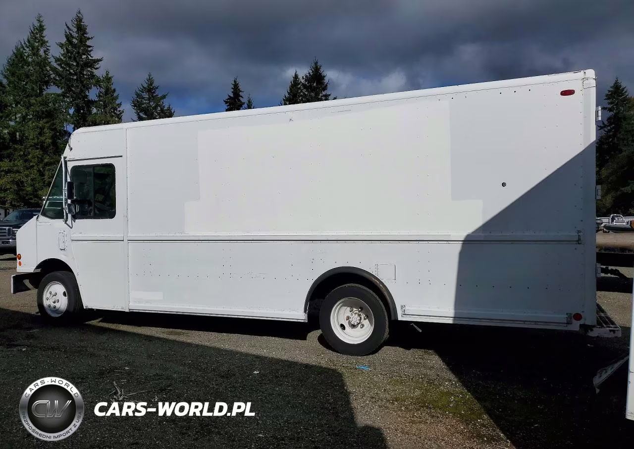 2005 Freightliner Chassis M Line Walk-In Van VIN:4UZAANBW55CV06036 - 2