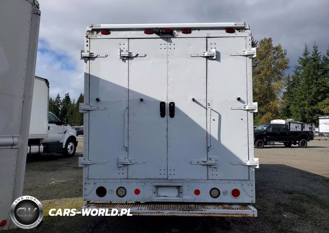 2005 Freightliner Chassis M Line Walk-In Van VIN:4UZAANBW55CV06036 - 6