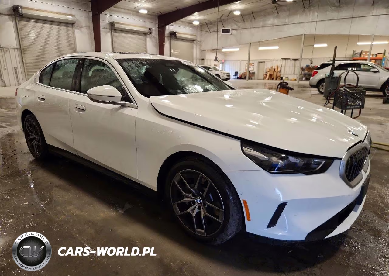 2027 BMW 530 Xi VIN:WBA53FJ08VCX78967 - 4