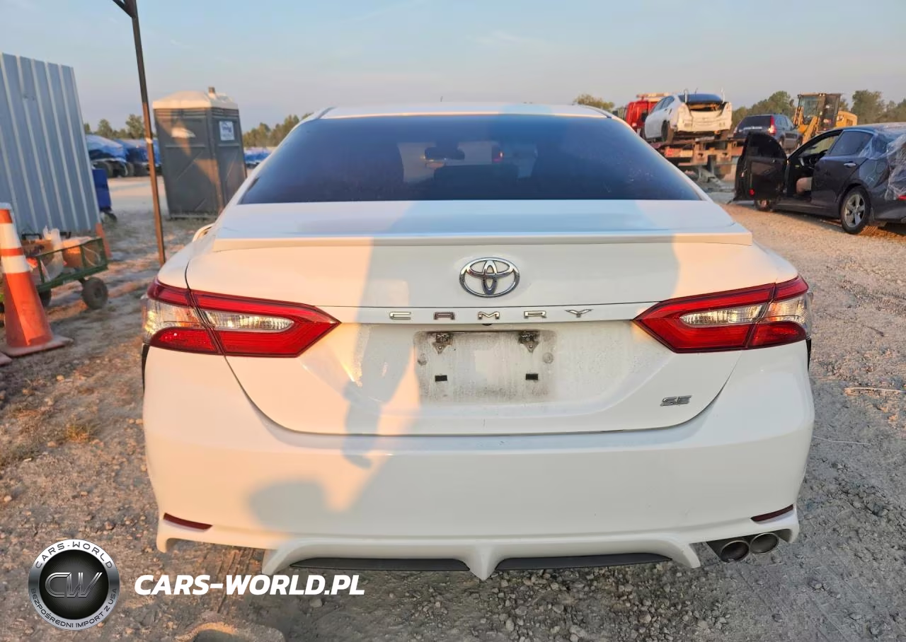 2018 Toyota Camry Se VIN:4T1B11HK1JU070646 - 6