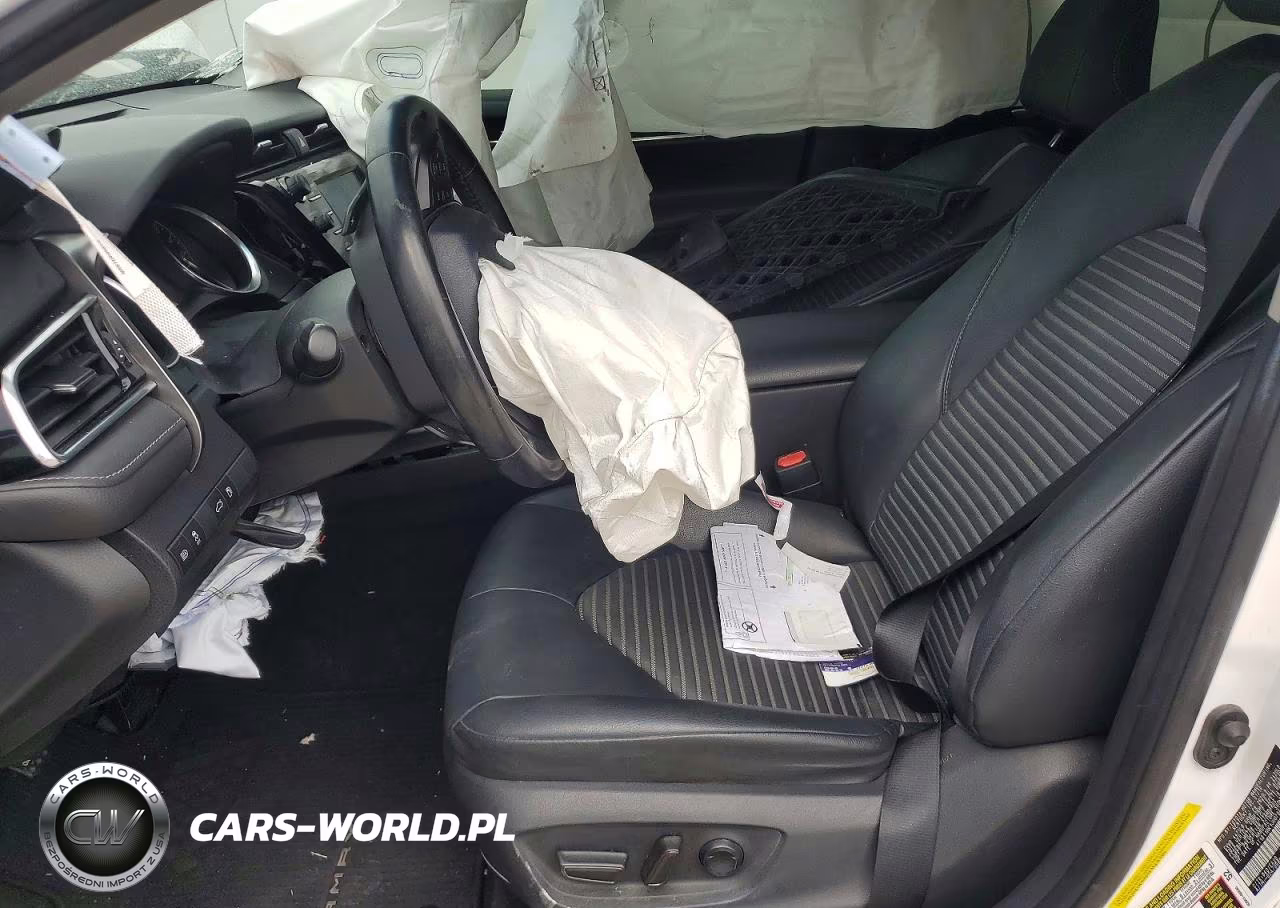 2018 Toyota Camry Se VIN:4T1B11HK1JU070646 - 7