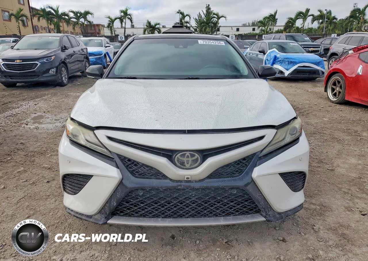 2018 Toyota Camry Xse VIN:4T1B61HK8JU111789 - 5