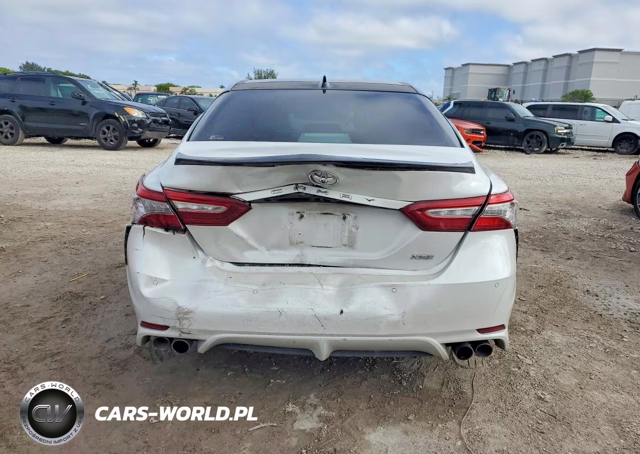 2018 Toyota Camry Xse VIN:4T1B61HK8JU111789 - 6