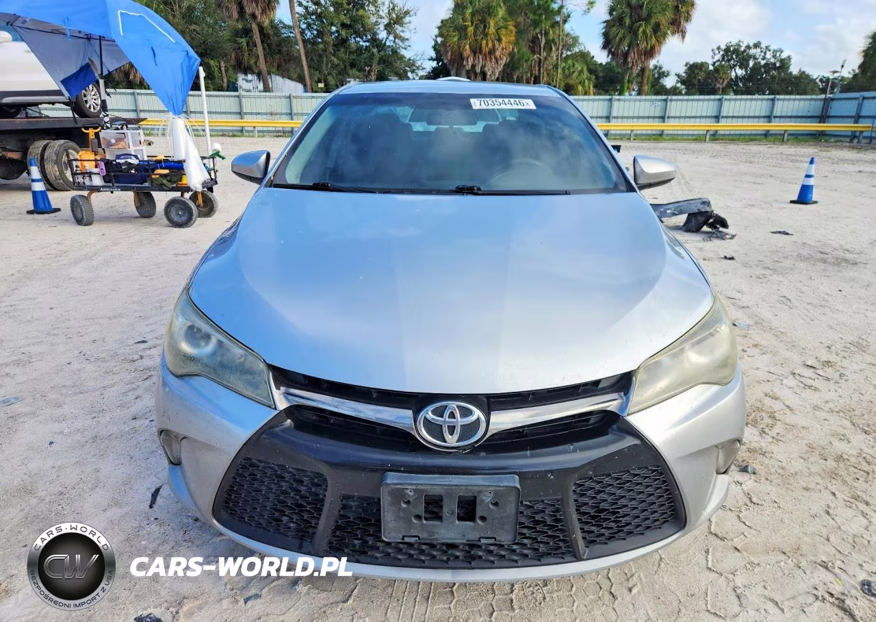 2016 Toyota Camry Se VIN:4T1BF1FK8GU250462 - 5