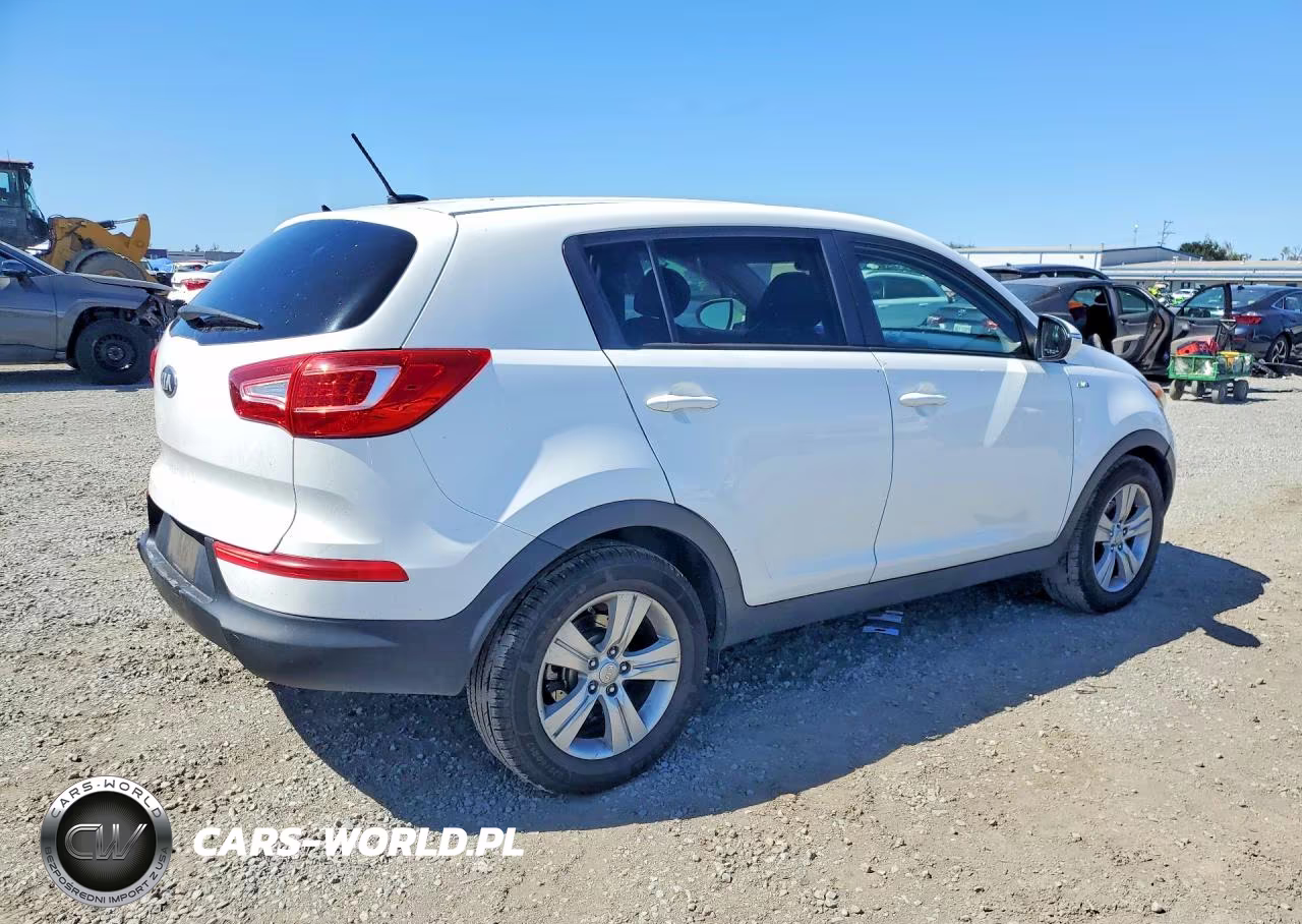 2013 Kia Sportage Lx VIN:KNDPBCA28D7467254 - 3