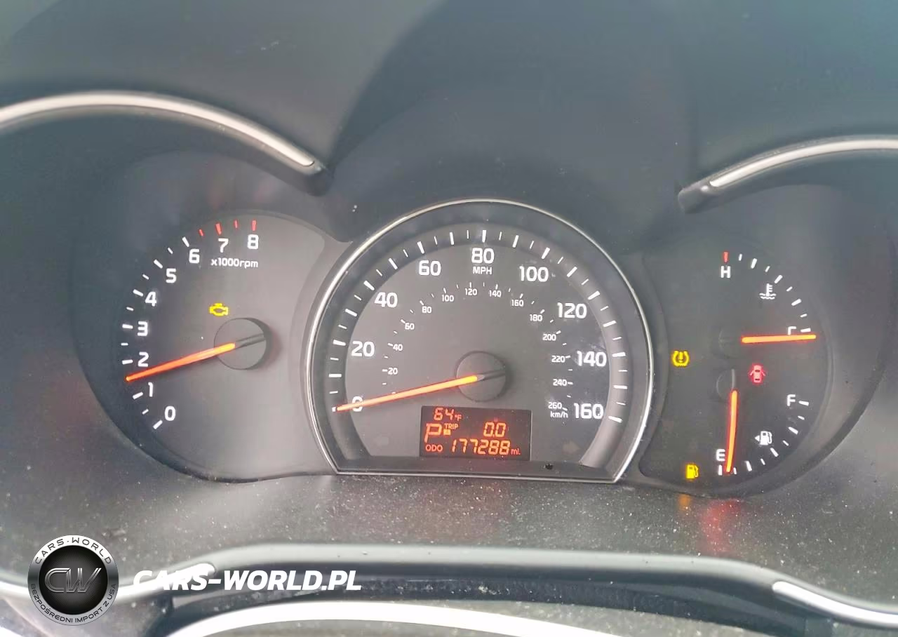 2014 Kia Sorento Lx VIN:5XYKT4A70EG473689 - 9