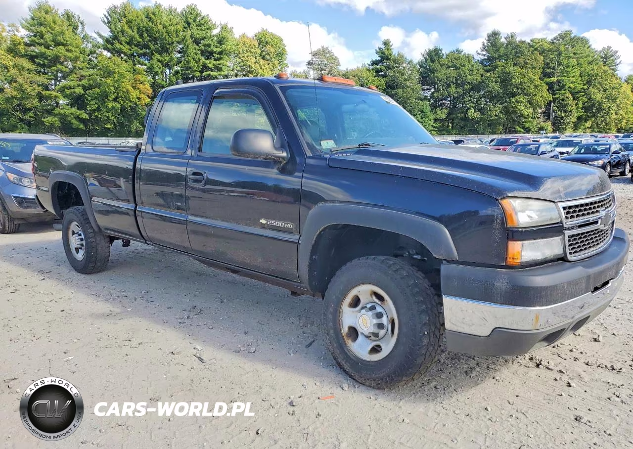 2005 Chevrolet Silverado C2500 Heavy Duty VIN:1GCHC29U35E189426 - 4