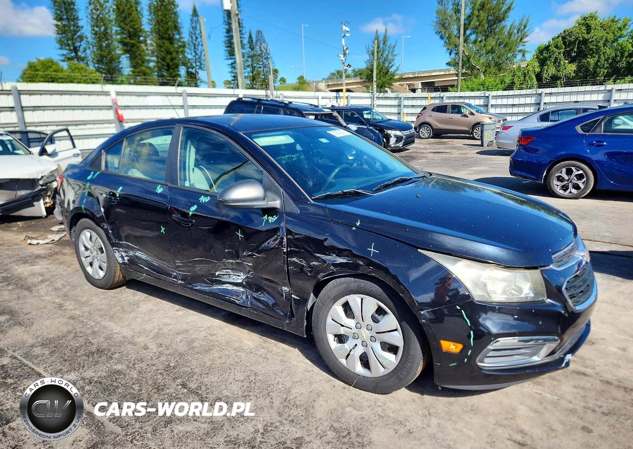 2015 Chevrolet Cruze Ls VIN:1G1PA5SH1F7201376 - 4