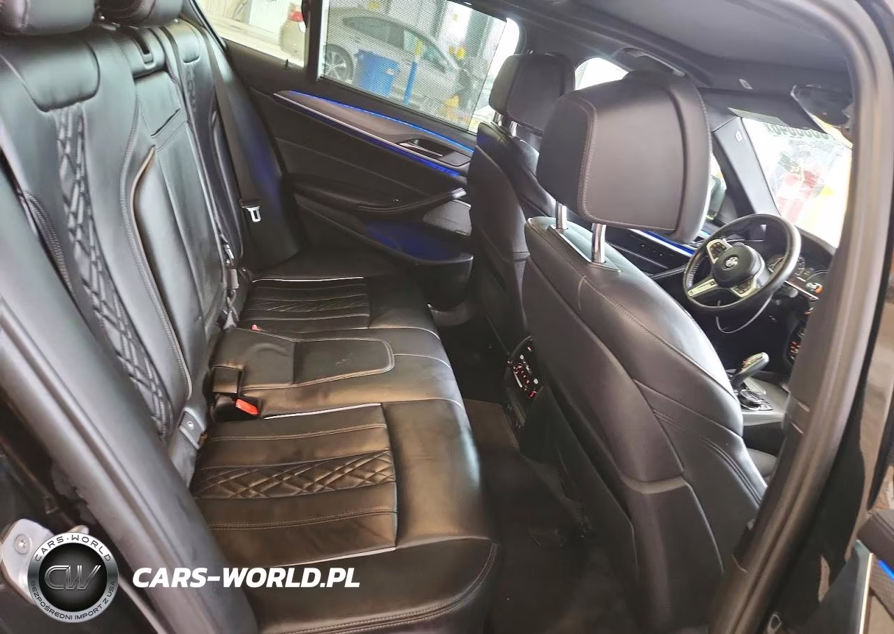 2018 BMW M550Xi VIN:WBAJB9C53JB036472 - 10