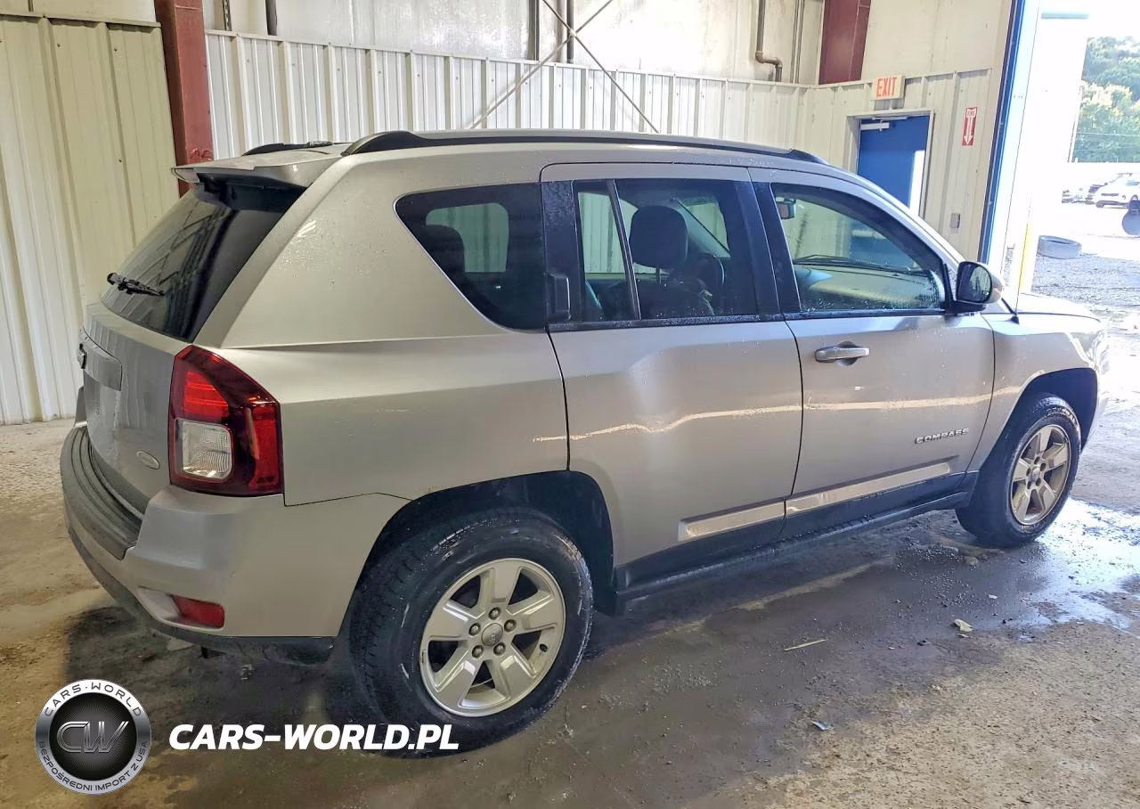 2016 Jeep Compass Latitude VIN:1C4NJCEA5GD744301 - 3