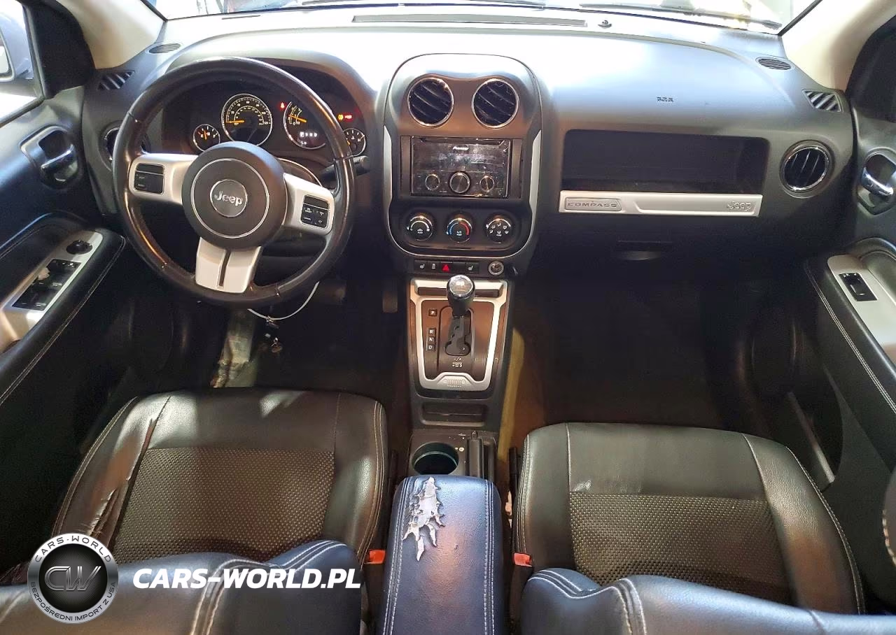 2016 Jeep Compass Latitude VIN:1C4NJCEA5GD744301 - 8