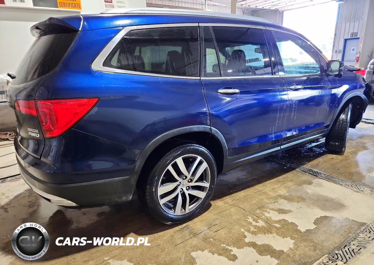 2016 Honda Pilot Touring VIN:5FNYF6H95GB066126 - 3