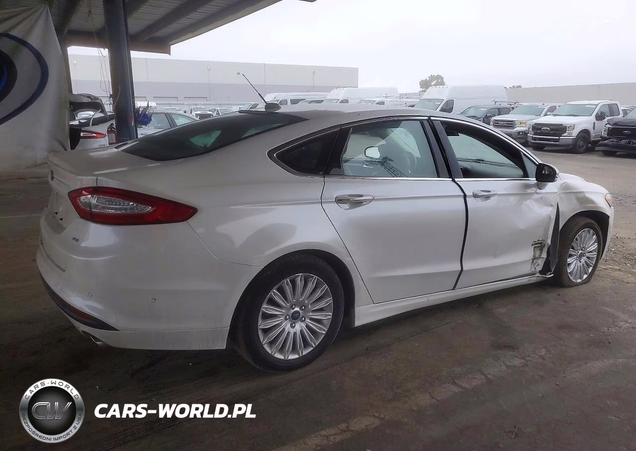 2014 Ford Fusion Se Phev VIN:3FA6P0PU3ER151023 - 3