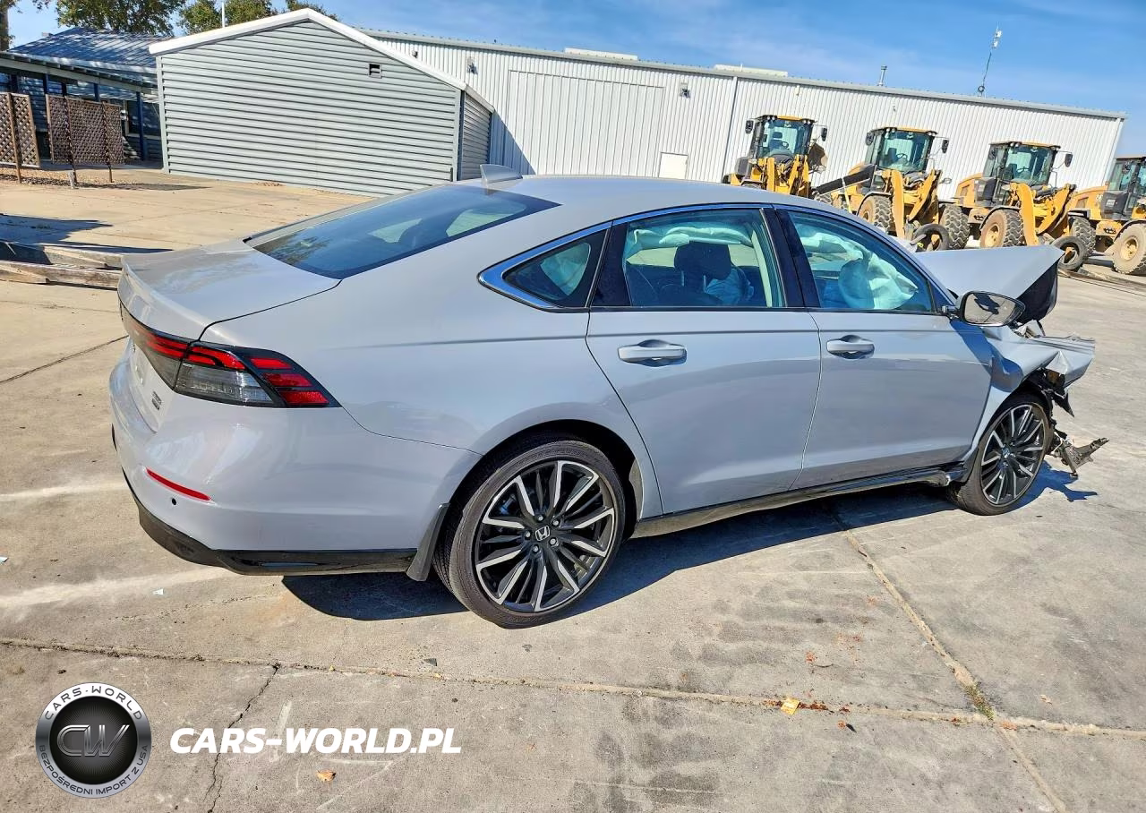 2024 Honda Accord Touring Hybrid VIN:1HGCY2F83RA090946 - 3