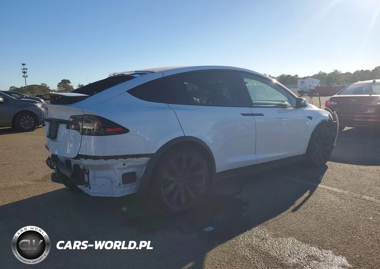 2022 Tesla Model X VIN:7SAXCDE55NF340256 - 3