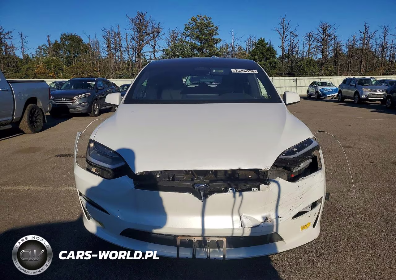 2022 Tesla Model X VIN:7SAXCDE55NF340256 - 5