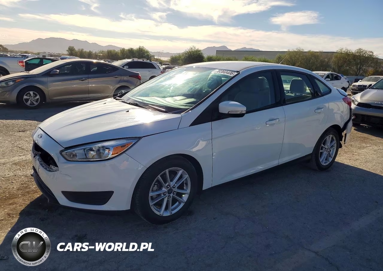 2015 Ford Focus Se VIN:1FADP3F24FL341633 - 1