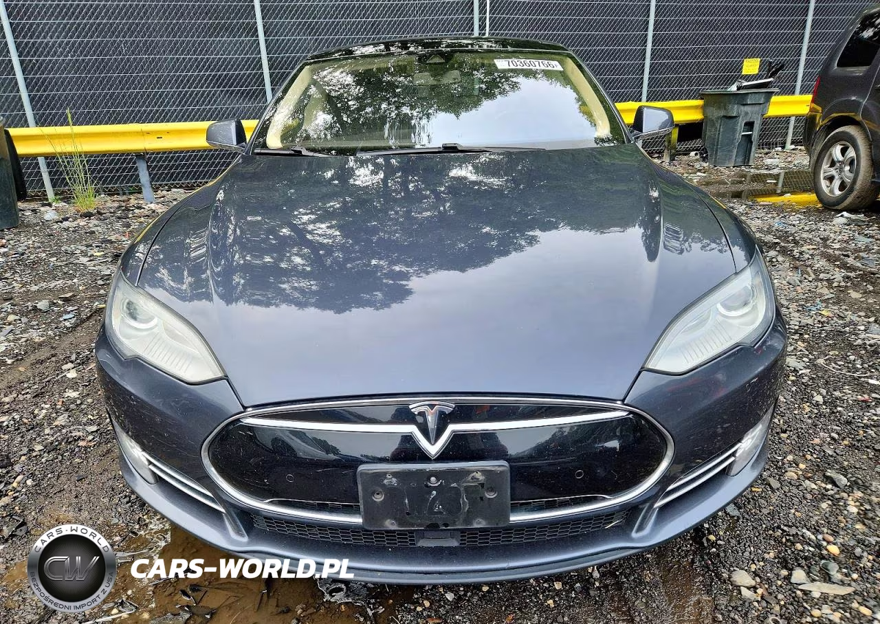 2015 Tesla Model S 85D VIN:5YJSA1H25FFP78998 - 11