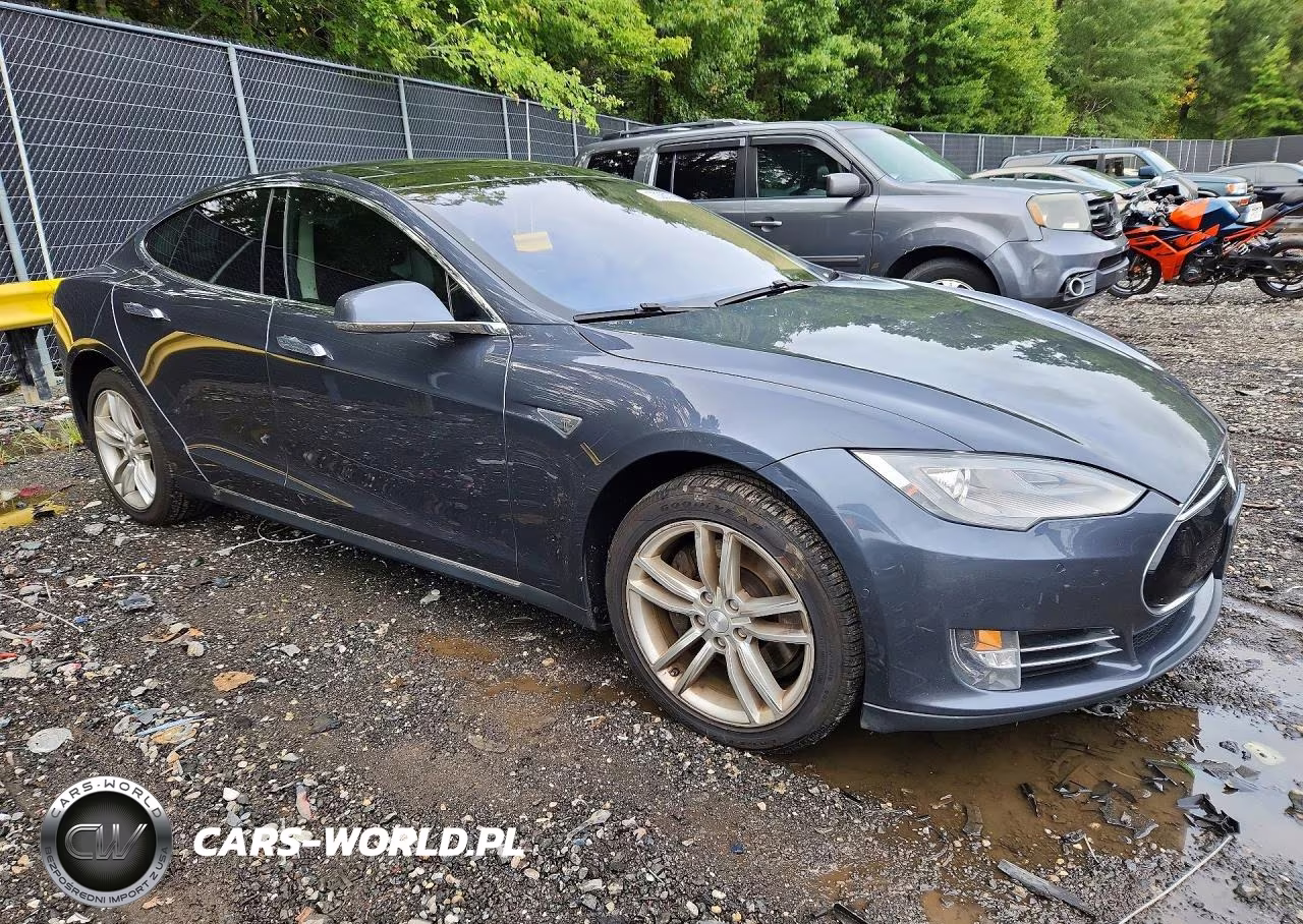 2015 Tesla Model S 85D VIN:5YJSA1H25FFP78998 - 4