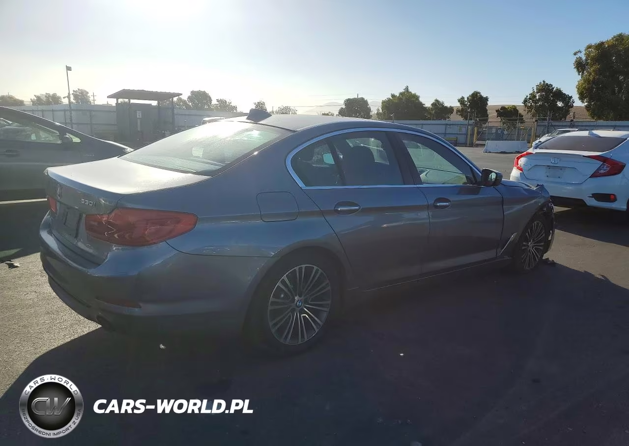 2018 BMW 530 I VIN:WBAJA5C55JWA57301 - 3