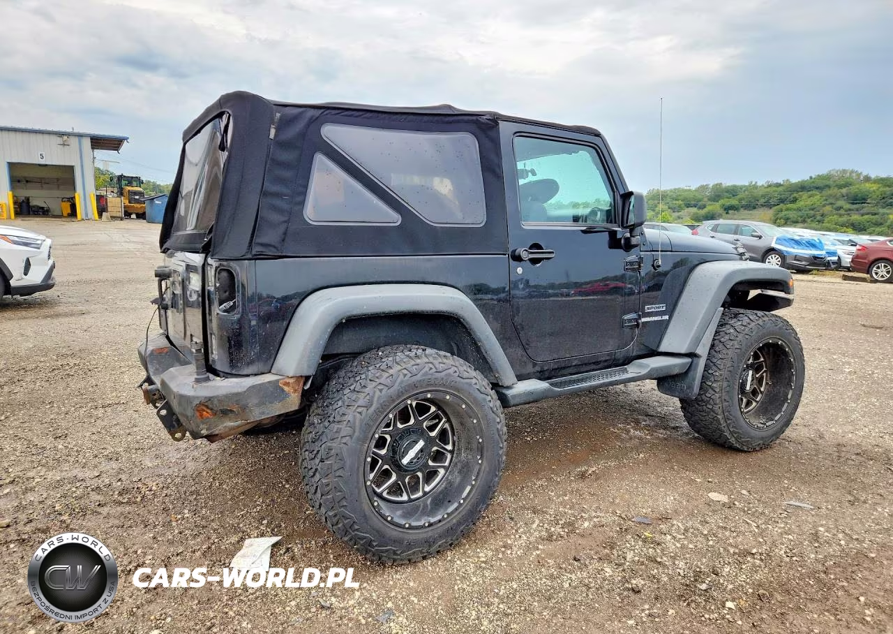 2011 Jeep Wrangler Sport VIN:1J4AA2D19BL591389 - 3
