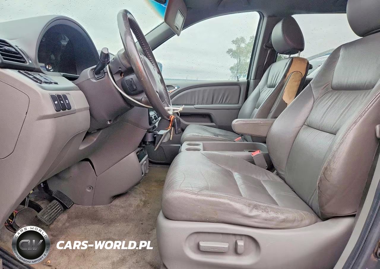 2010 Honda Odyssey Touring VIN:5FNRL3H94AB092641 - 7