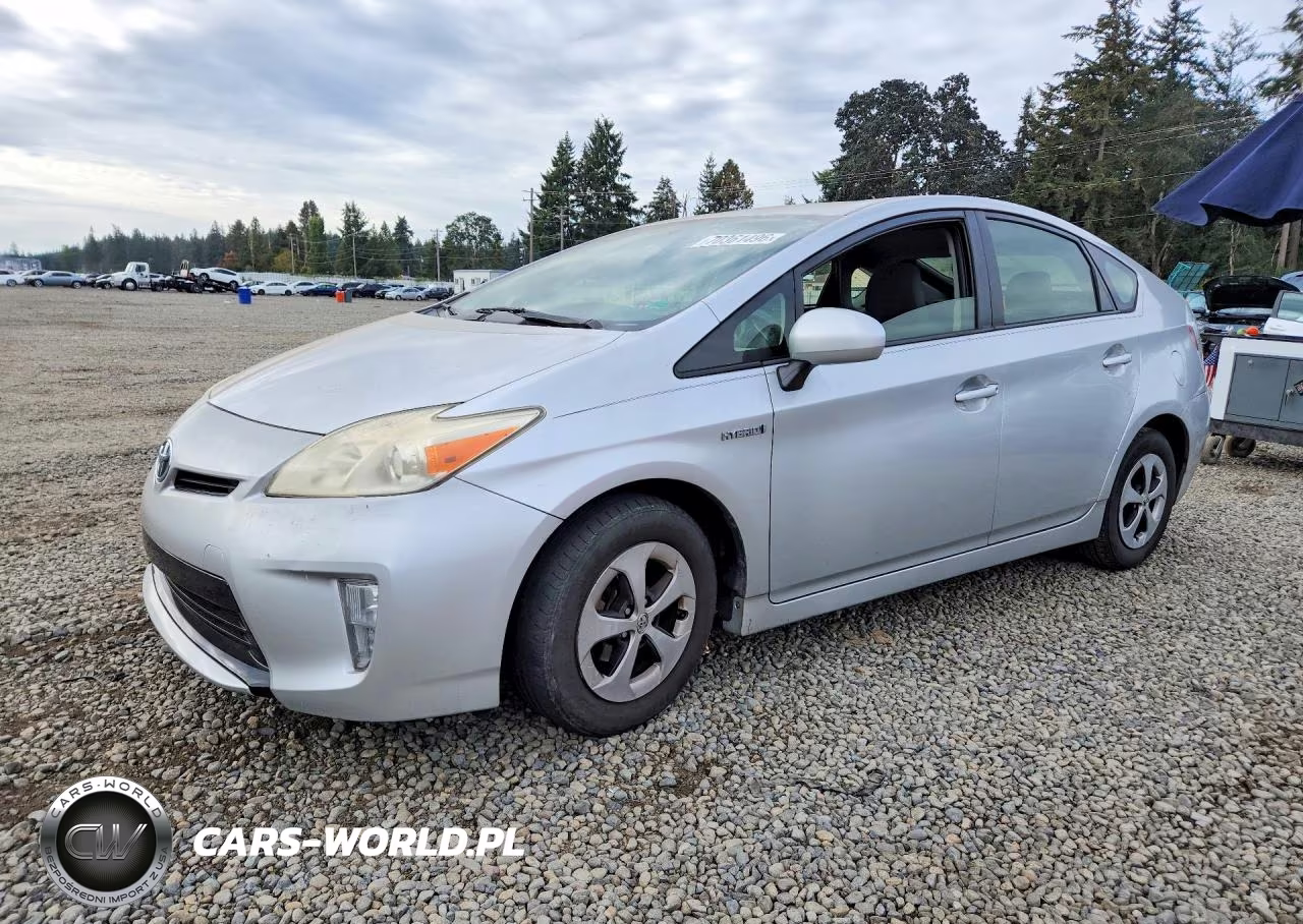 2013 Toyota Prius Three – zdjęcie 1 z 12
