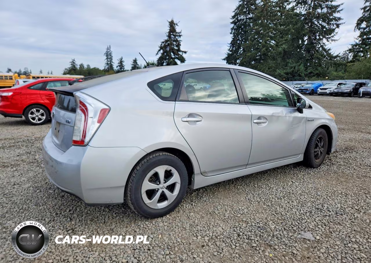 2013 Toyota Prius Three VIN:JTDKN3DU4D5565241 - 3