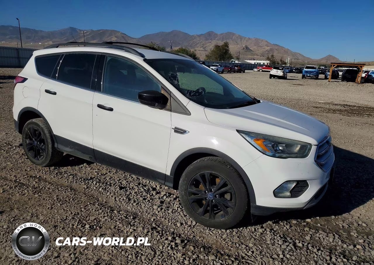 2017 Ford Escape Se VIN:1FMCU0GDXHUC82528 - 4