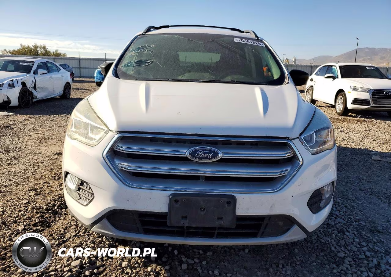 2017 Ford Escape Se VIN:1FMCU0GDXHUC82528 - 5
