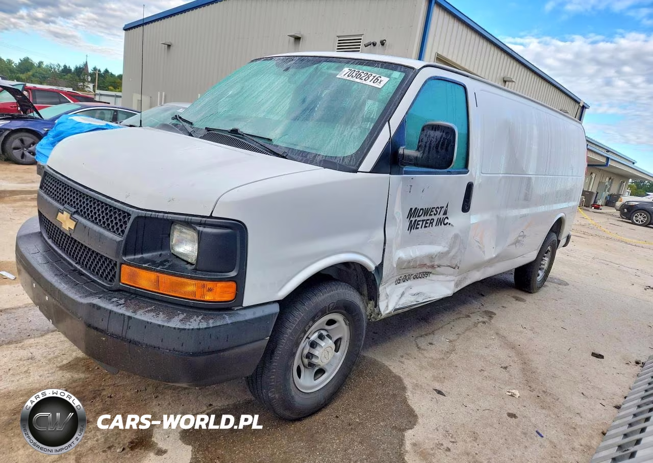 2015 Chevrolet Express 3500 Cargo Delivery Van – zdjęcie 1 z 13