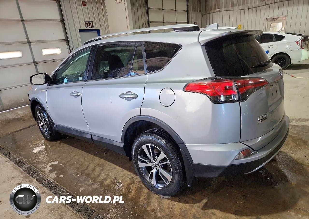 2018 Toyota Rav4 Xle VIN:2T3RFREV2JW839806 - 2
