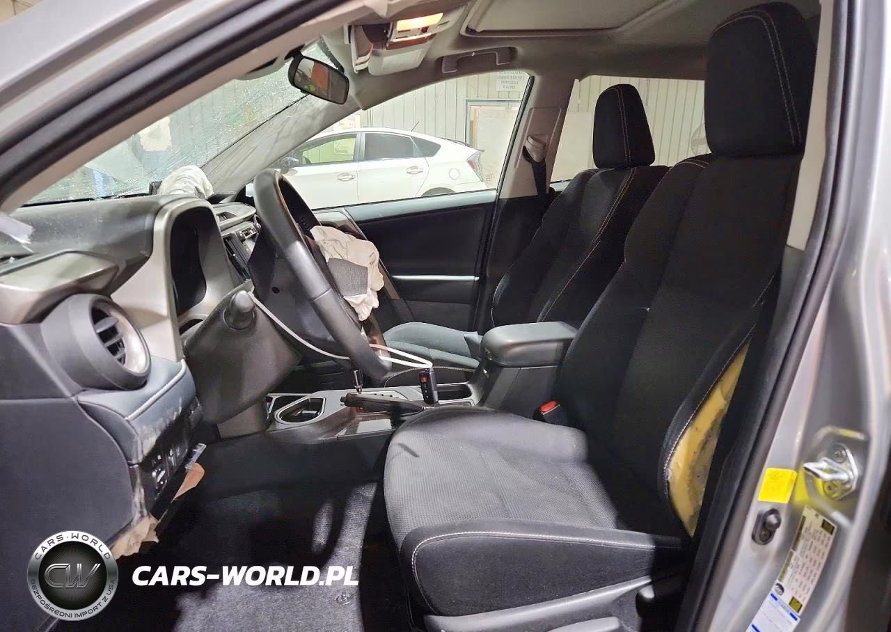 2018 Toyota Rav4 Xle VIN:2T3RFREV2JW839806 - 7