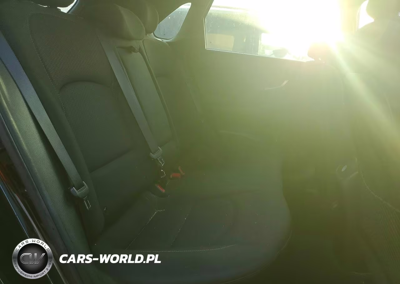 2019 Hyundai Elantra Gt Base VIN:KMHH35LE8KU099396 - 10
