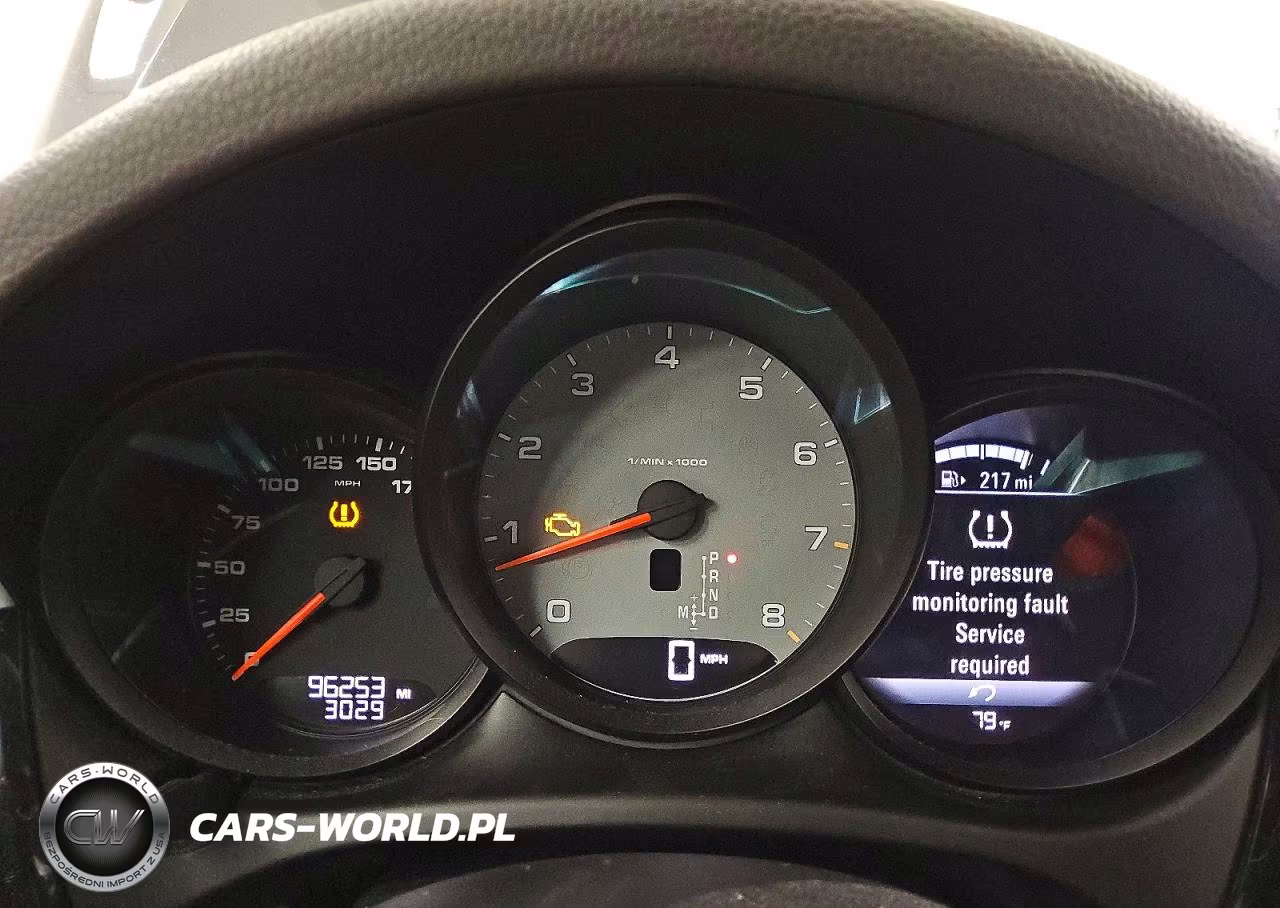 2018 Porsche Macan S VIN:WP1AB2A51JLB35815 - 9