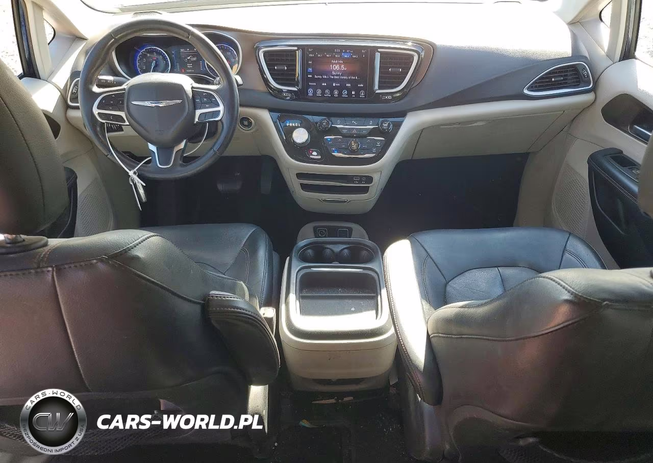 2017 Chrysler Pacifica Touring L VIN:2C4RC1BG2HR743730 - 8
