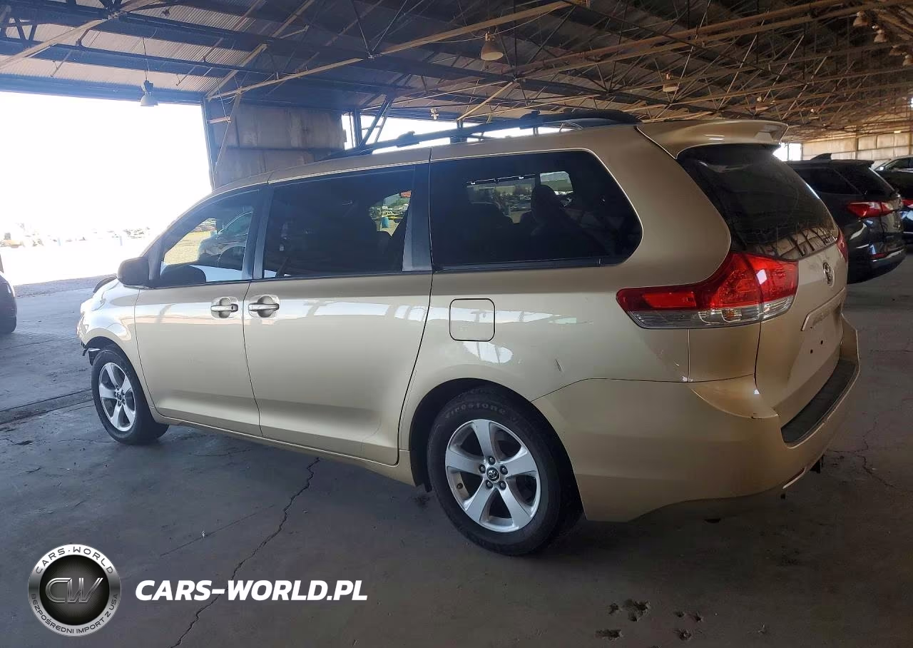 2013 Toyota Sienna Le VIN:5TDKK3DC2DS300201 - 2
