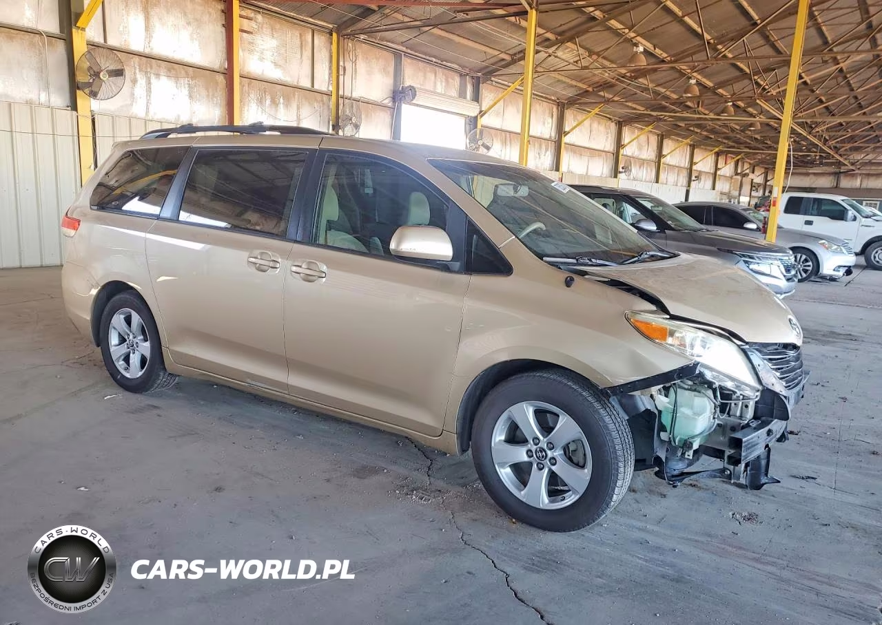 2013 Toyota Sienna Le VIN:5TDKK3DC2DS300201 - 4