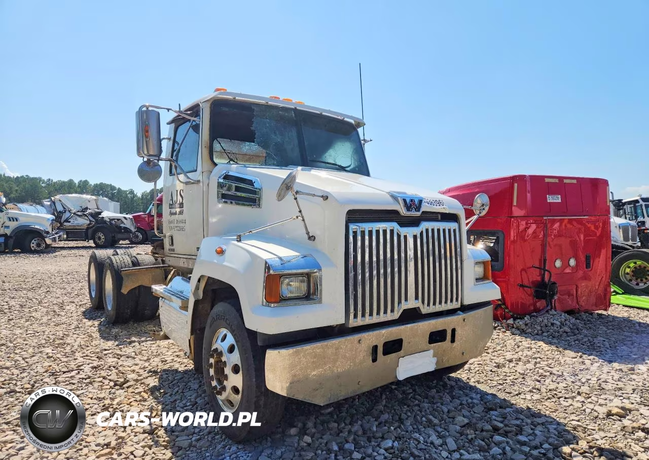 2014 Western Star 4700 Semi Truck VIN:5KJJAVDV1EPFH9925 - 4