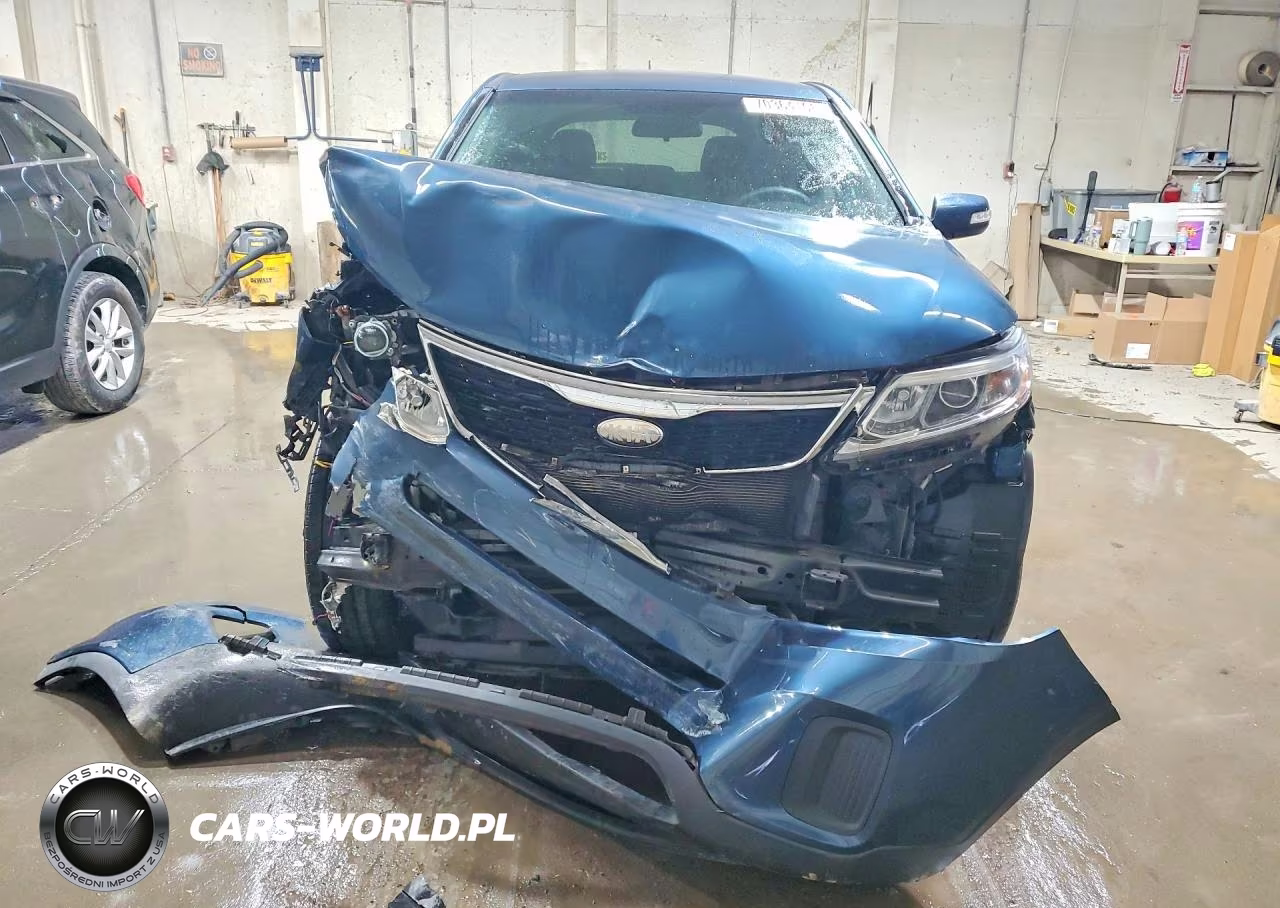 2014 Kia Sorento Lx VIN:5XYKT3A64EG459876 - 5