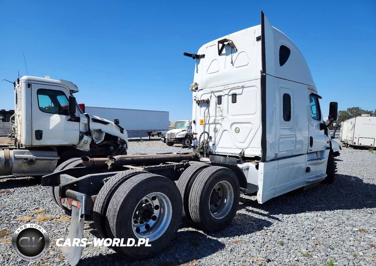 2016 Freightliner Cascadia 125 Semi Truck VIN:3AKGGLD56GSGE4608 - 4