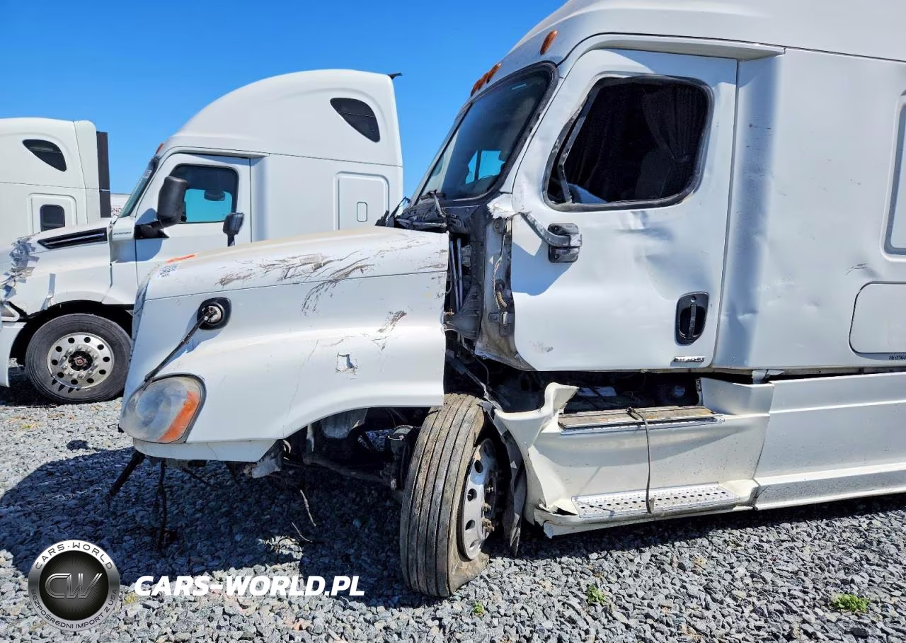 2016 Freightliner Cascadia 125 Semi Truck VIN:3AKGGLD56GSGE4608 - 9